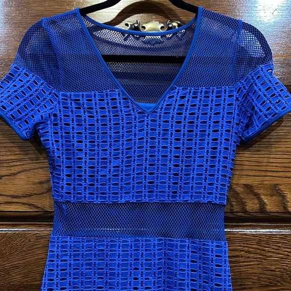 Guess‎ Dress - Picture 2 of 7